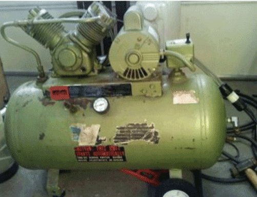 Montgomery Wards brand 220v - 1.5 hp 20 gallon air compressor