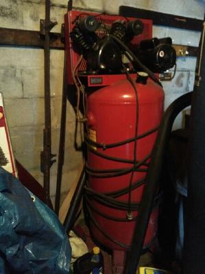 Big Red Air Machines Compressor