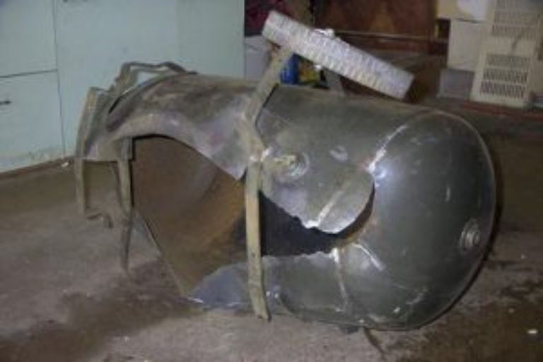Dangers Of Compressed Air Explained - Is Compressed Air Really Dangerous? / Compressed Air Injury