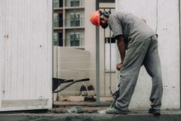 How Do Jackhammers And Pneumatic Drills Work?